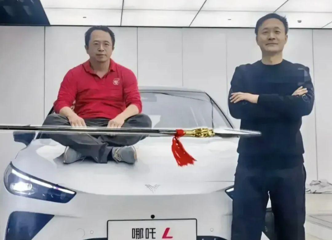 斗球体育-三年亏光183亿！周鸿祎的造车梦，为何成了一地鸡毛？